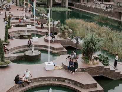 Wasserbecken Barbican Centre London - © mieke campbell on unsplash