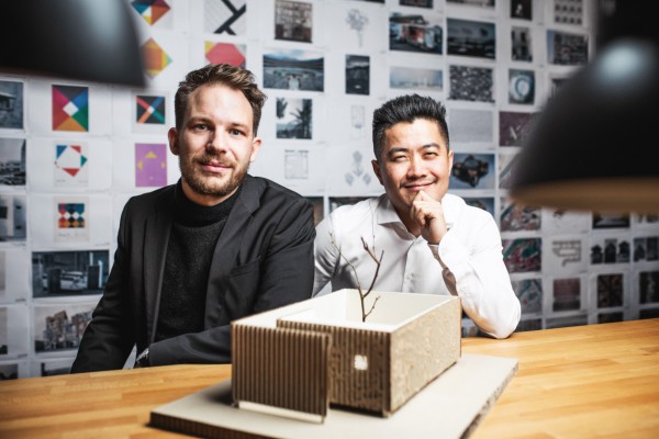 Florian Kaiser (l.) und Guobin Shen (r.), der mit 40 Jahren im Mai 2024 nach einem Kletterunfall starb (Foto: Benno Heller)