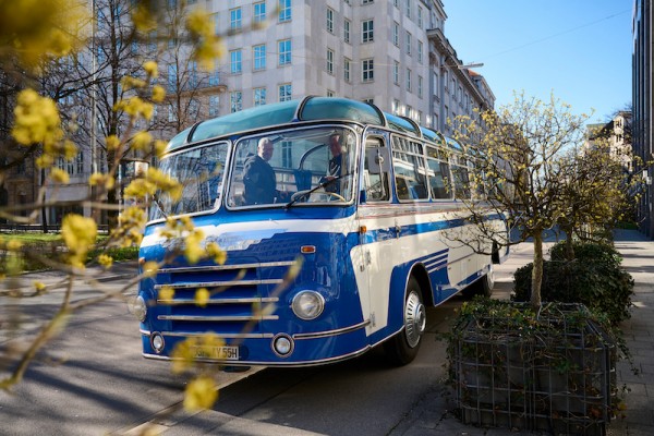 Der Oldtimerbus für die Guided Tour © JanSchmiedel